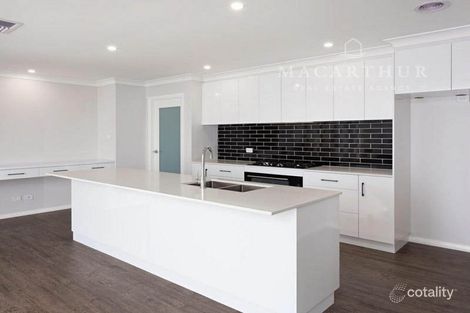Property photo of 22 Ellerslie Street Gobbagombalin NSW 2650