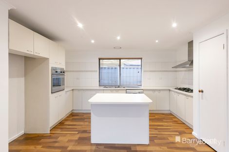 Property photo of 10 Rowellyn Avenue Carrum Downs VIC 3201