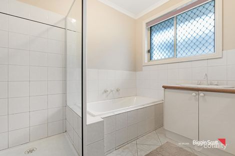 Property photo of 1/27 Hannah Avenue Hillside VIC 3037