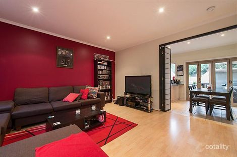 Property photo of 11 Reynolds Lane Kensington VIC 3031