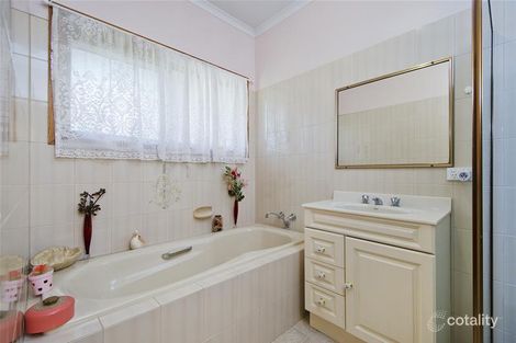 Property photo of 65 Duncans Road Werribee VIC 3030