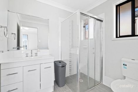 Property photo of 13 Croft Close Thornton NSW 2322