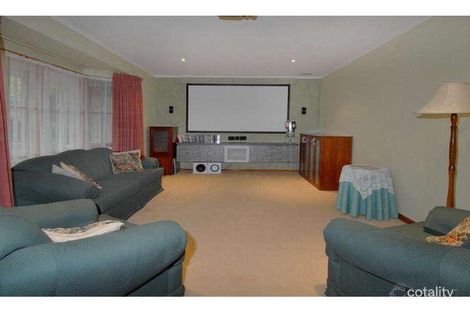 Property photo of 9 Braddon Court Hillside VIC 3037