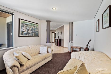 Property photo of 6 Guillardon Terrace Madora Bay WA 6210