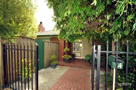 Property photo of 14 Fairbank Avenue Gladstone Park VIC 3043