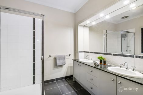 Property photo of 9 Sunhill Way Berwick VIC 3806