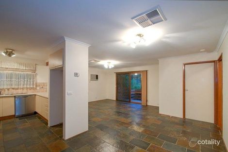 Property photo of 42 Kinkead Crescent Endeavour Hills VIC 3802
