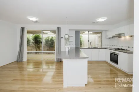 Property photo of 5 Featherstone Gardens Butler WA 6036