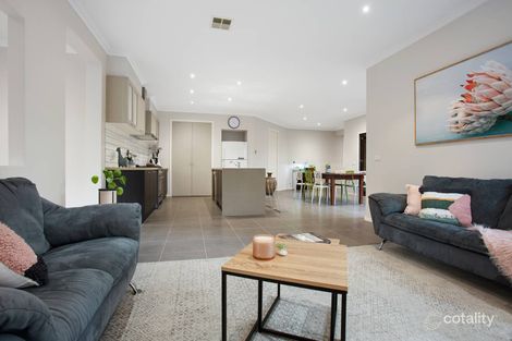 Property photo of 16 Tregowan Place Doreen VIC 3754