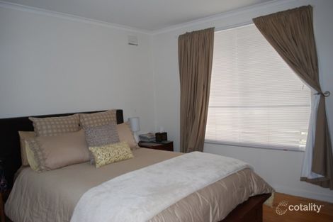 Property photo of 2 Chisholm Close Gladstone Park VIC 3043