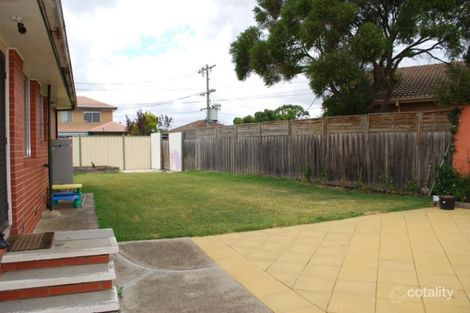 Property photo of 2 Chisholm Close Gladstone Park VIC 3043