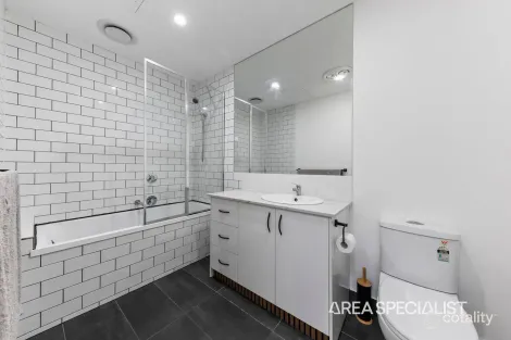 Property photo of 2/17 Cameron Way Pakenham VIC 3810