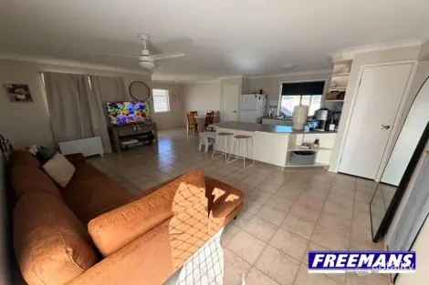 Property photo of 76 Windsor Circle Kingaroy QLD 4610
