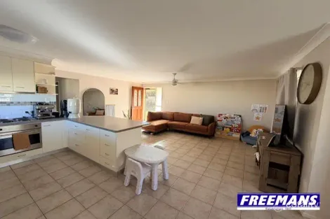 Property photo of 76 Windsor Circle Kingaroy QLD 4610
