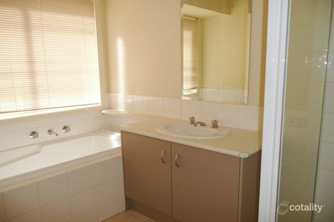 Property photo of 33 Hooker Road Werribee VIC 3030
