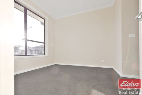 Property photo of 12 Magara Walk Tarneit VIC 3029