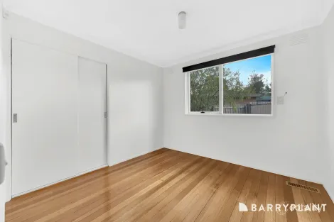 Property photo of 42 Madigan Crescent Mill Park VIC 3082