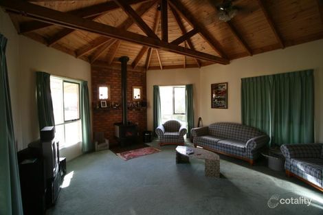 Property photo of 4 Tattersall Drive Kyneton VIC 3444