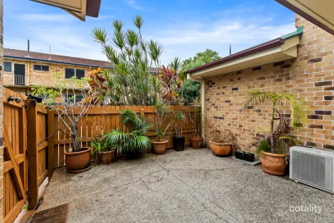 Property photo of 3/34 Edmondstone Street Newmarket QLD 4051