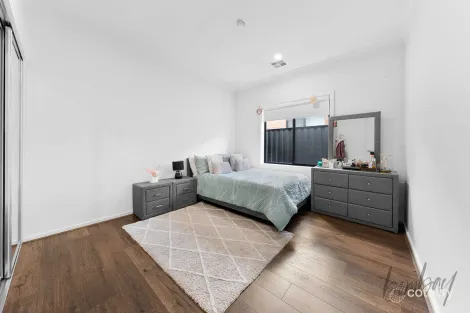 Property photo of 14 Decumbens Way Donnybrook VIC 3064