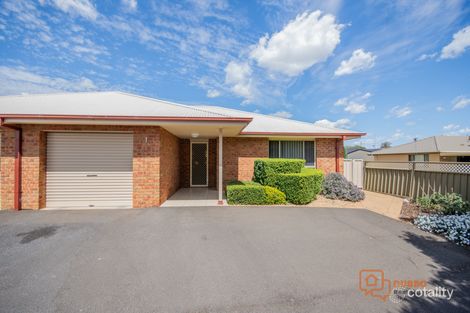 Property photo of 1/5 John Brass Place Dubbo NSW 2830
