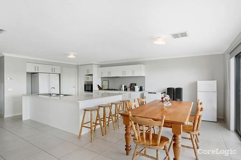 Property photo of 19 Stoneleigh Crescent Highton VIC 3216