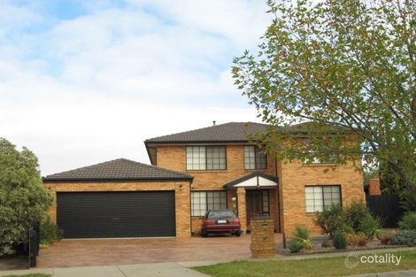 17 Royal Cres, Hillside, VIC 3037