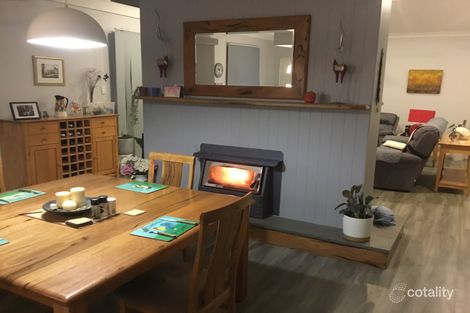 10 Simmons Rd, Beverley, WA 6304