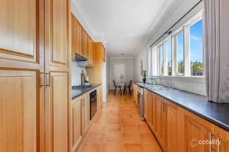 Property photo of 10 Piping Lane Mordialloc VIC 3195