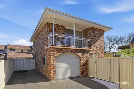 Property photo of 2/11 Mary Street Shellharbour NSW 2529