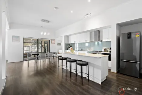 Property photo of 9 Lyca Terrace Lalor VIC 3075