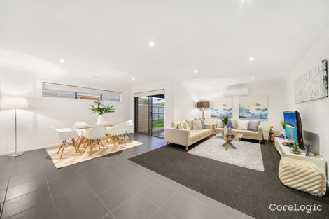 Property photo of 2 Waterways Drive Cranbourne North VIC 3977