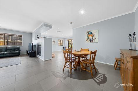 Property photo of 42 Edinburgh Drive Skye VIC 3977