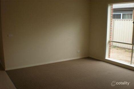 Property photo of 22 Bavaria Lane Pakenham VIC 3810