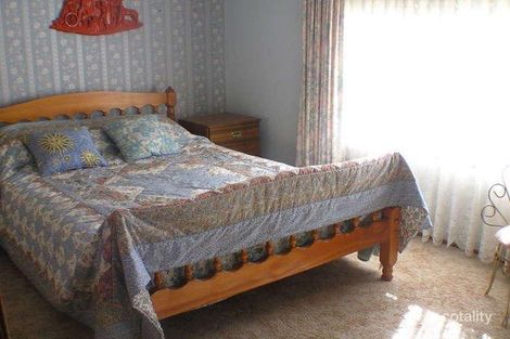 Property photo of 76 Robertson Road Killarney Vale NSW 2261