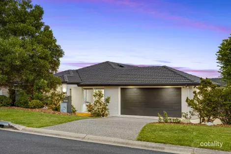 17 Wellers St, Pacific Pines, QLD 4211