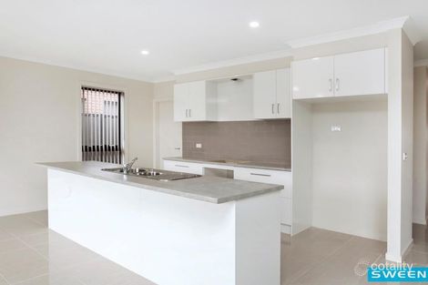 Property photo of 8 Pulsar Way Plumpton VIC 3335