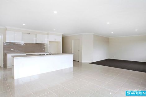 Property photo of 8 Pulsar Way Plumpton VIC 3335