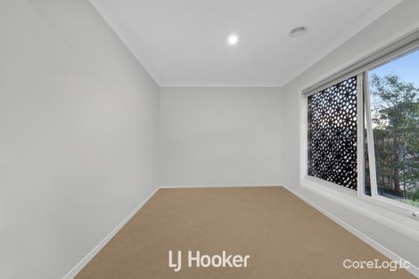Property photo of 21 Bloodstone Way Cranbourne East VIC 3977