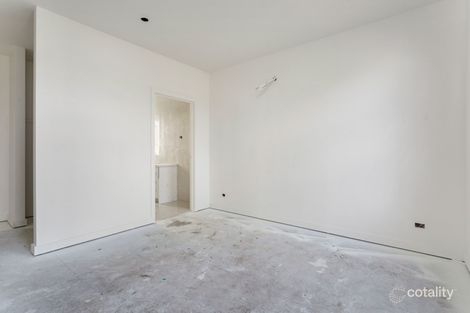 Property photo of 2 Magnolia Street Oak Park VIC 3046