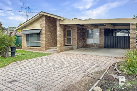5 Crusoe Rd, Kangaroo Flat, VIC 3555