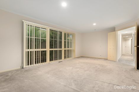 Property photo of 9 Edrington Park Drive Berwick VIC 3806