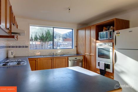 Property photo of 170 Sweeney Drive Narre Warren VIC 3805
