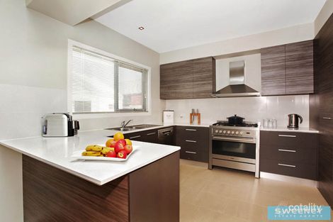 Property photo of 2 Stradbroke Gardens Caroline Springs VIC 3023