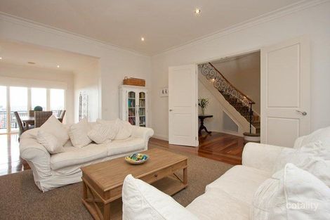 Property photo of 11 Yaldara Drive Berwick VIC 3806