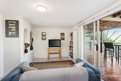 Property photo of 15 Blue Gum Close Templestowe Lower VIC 3107