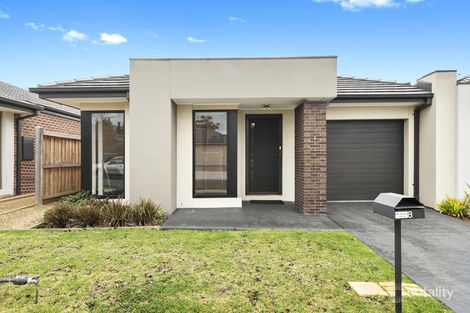 8 Wurrook Cct, North Geelong, VIC 3215