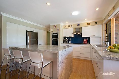 16 Chantilly St, Chapel Hill, QLD 4069
