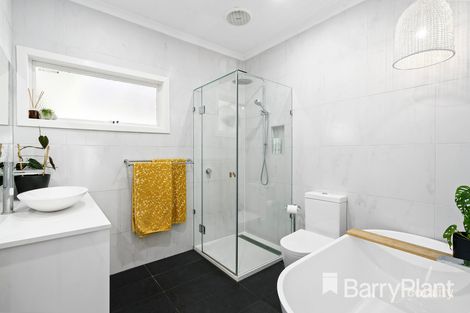Property photo of 15 Sunhill Crescent Ardeer VIC 3022
