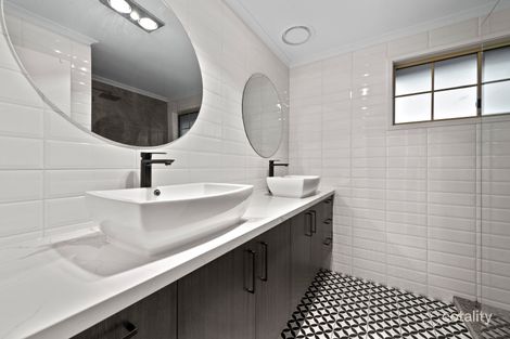 Property photo of 12 Lachlan Close Cranbourne North VIC 3977